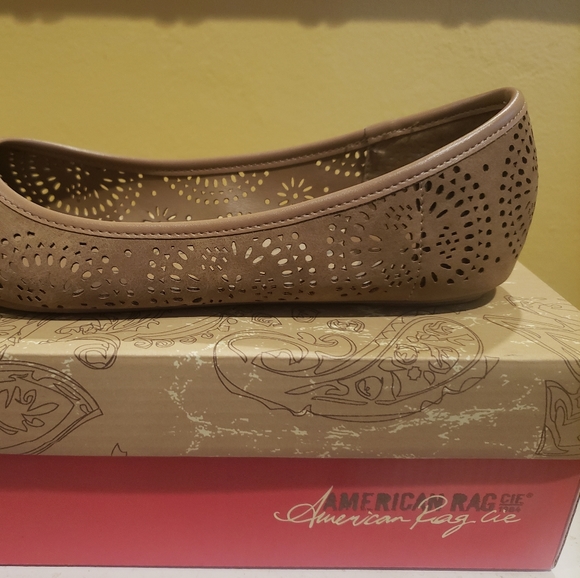 American Rag flats - Picture 2 of 2